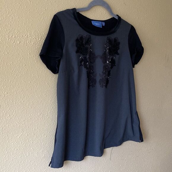Vera Wang Black Floral Design Size Medium T shirt Elegant Haute Couture Romantic - Picture 3 of 8